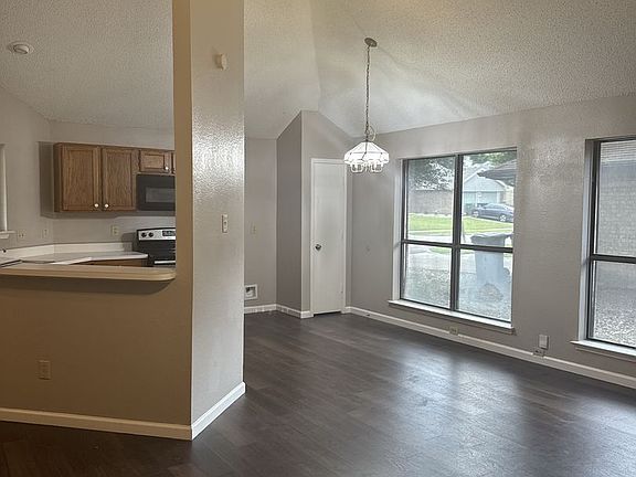 5th image of 315 Kalmia Dr