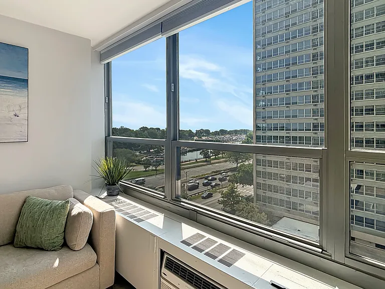 3550 N Lake Shore Dr #817 — Photo 13