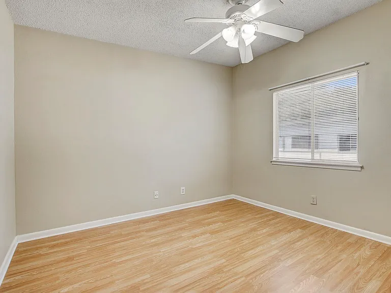 2408 Longview St #211 — Photo 17