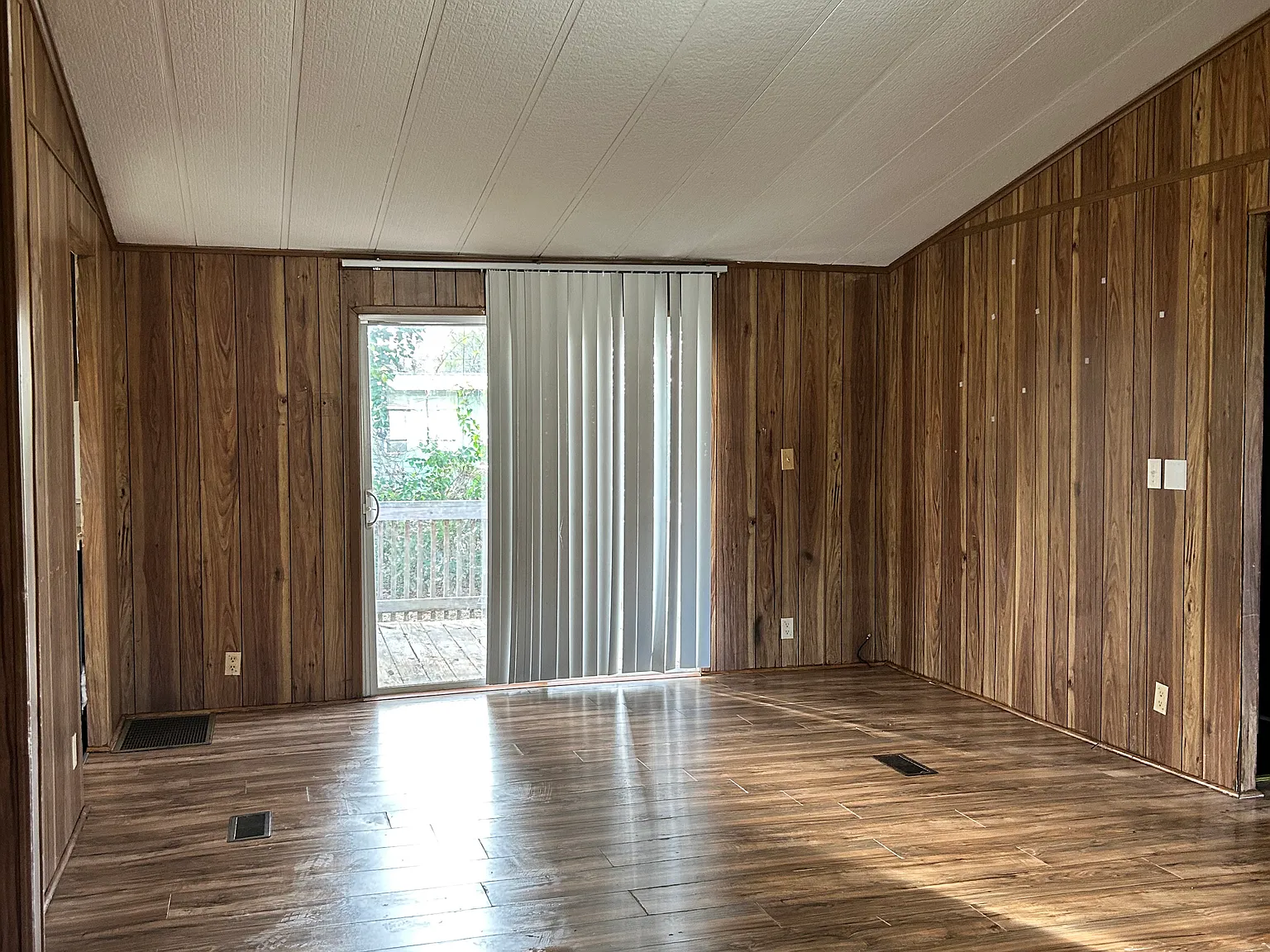3 bed, 1344 sqft, $1,200 — Photo 2