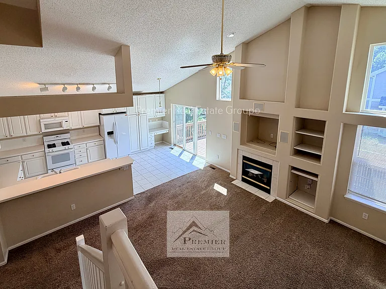 5831 Instone Cir — Photo 9