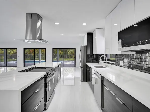 149 Forester Court, Wellington, FL 33414