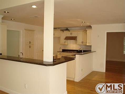 4th image of 7712 Queens Garden Dr