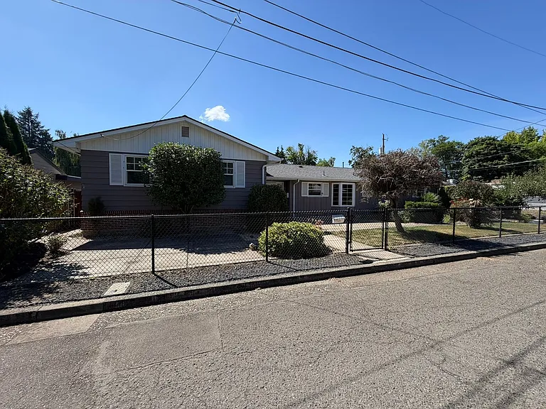 550 Carlson Dr — Photo 30