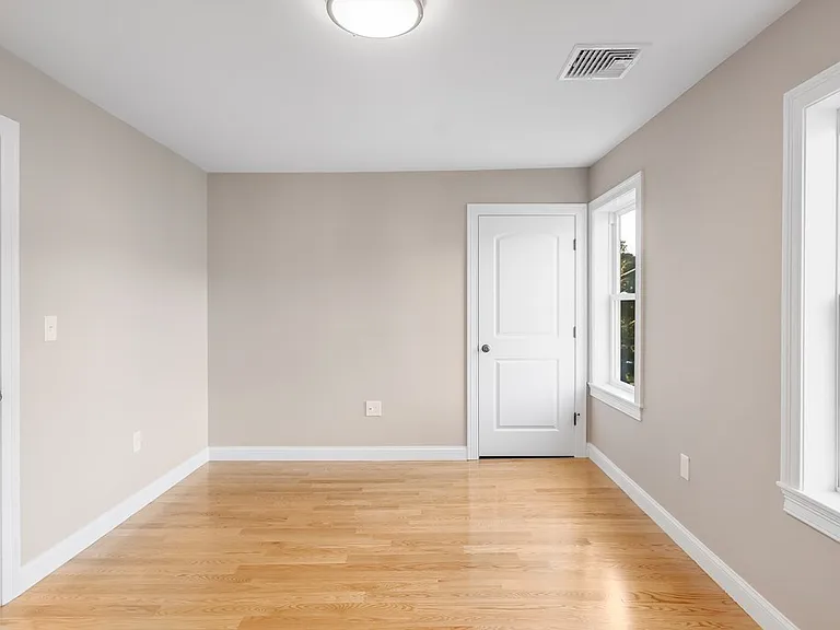 6 Greenleaf Ave #2 — Photo 14