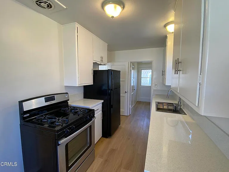 2452 E Washington Blvd — Photo 6