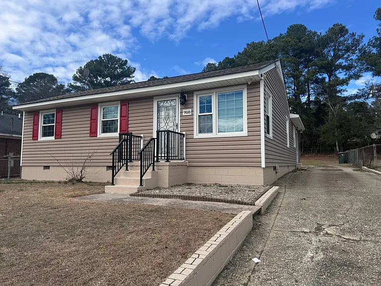 908 Rochester Dr — Photo 10