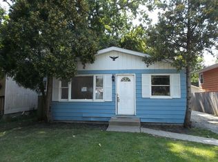 121 Woodland Dr, Round Lake Beach, IL 60073