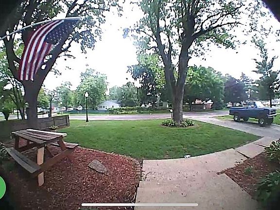 2nd image of 822 E Tripp Ave