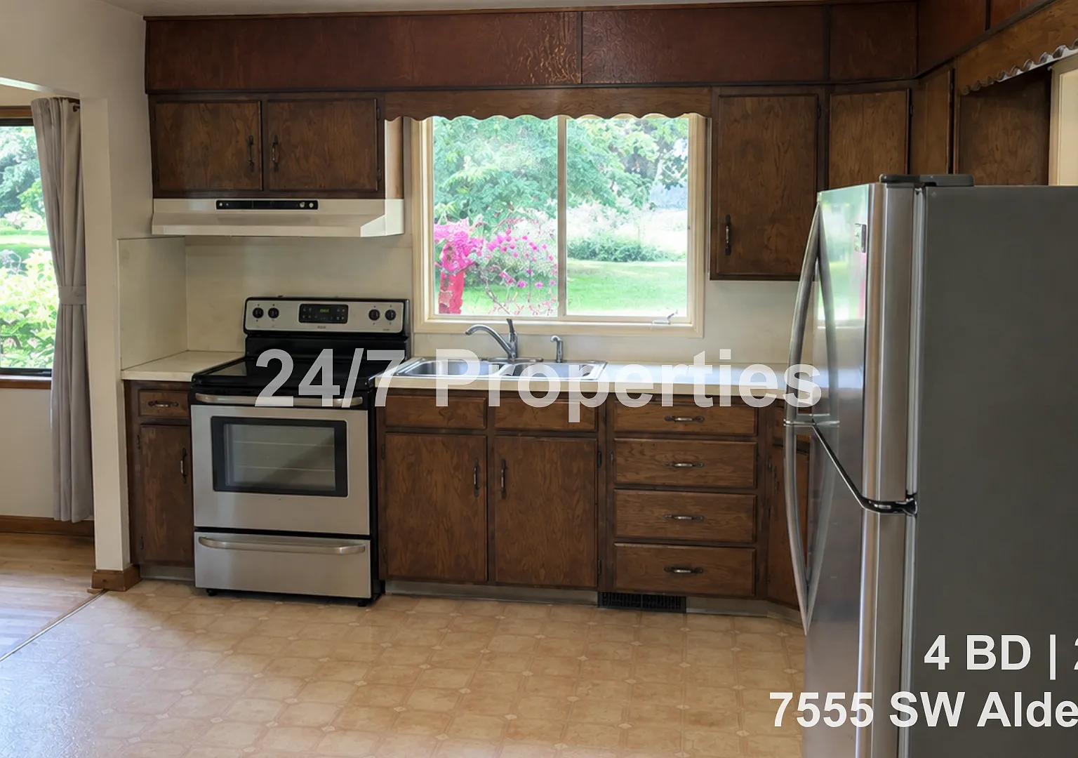 Spacious 4 BD | 2 BA - Garden Home-Whitford — Photo 3
