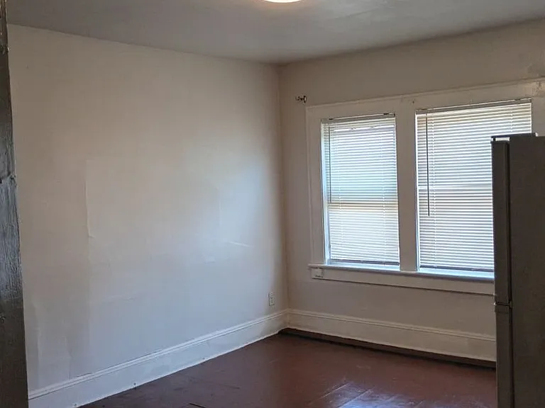 118-120 Sanford Pl — Photo 6