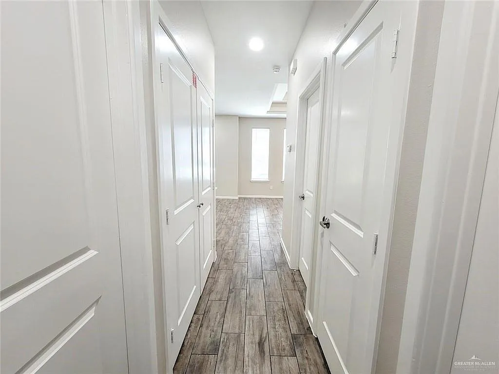 3 bed, 2.0 bath, 1078 sqft, $1,125 — Photo 3