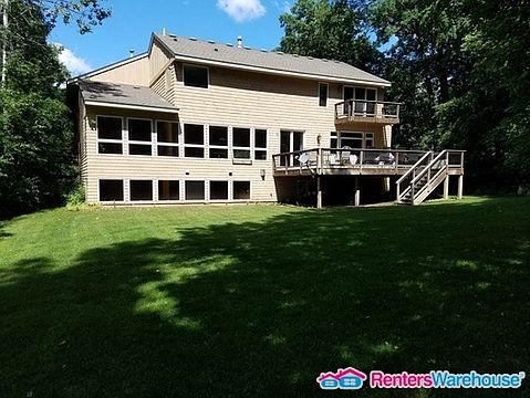 2nd image of 2421 Lorien St