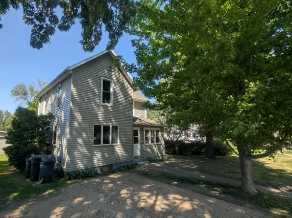 107 Avenue A E #A, Lake Park, IA 51347