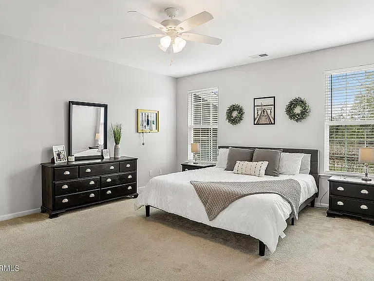 5 bed, 2917 sqft, $3,395 — Photo 1