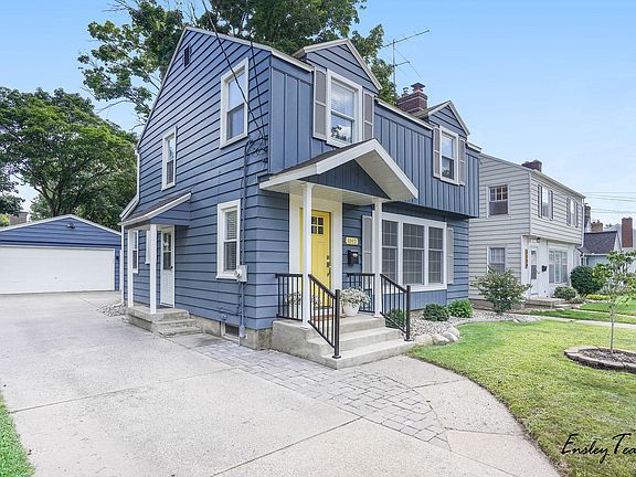 2nd image of 1142 Alger St SE