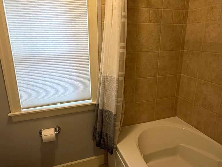 19314 SW Laurelhurst Way — Photo 22