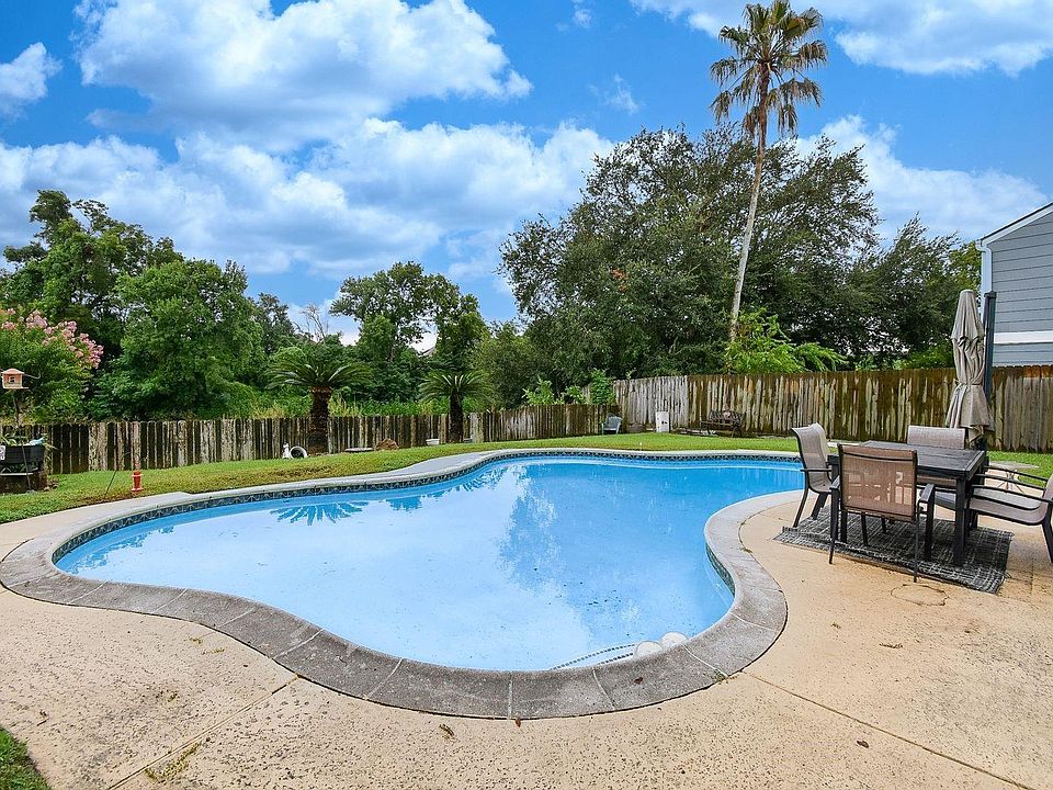 1st image of 3539 Duncaster Dr