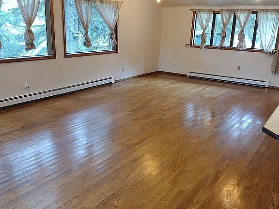 Dining/living room - empty