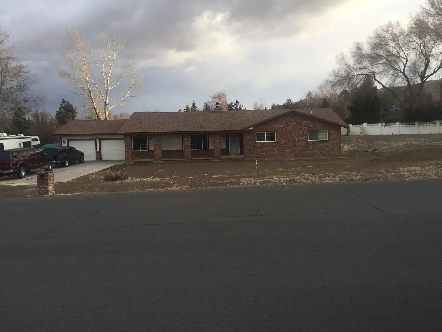 3440 E Hidden Valley Dr photo 1