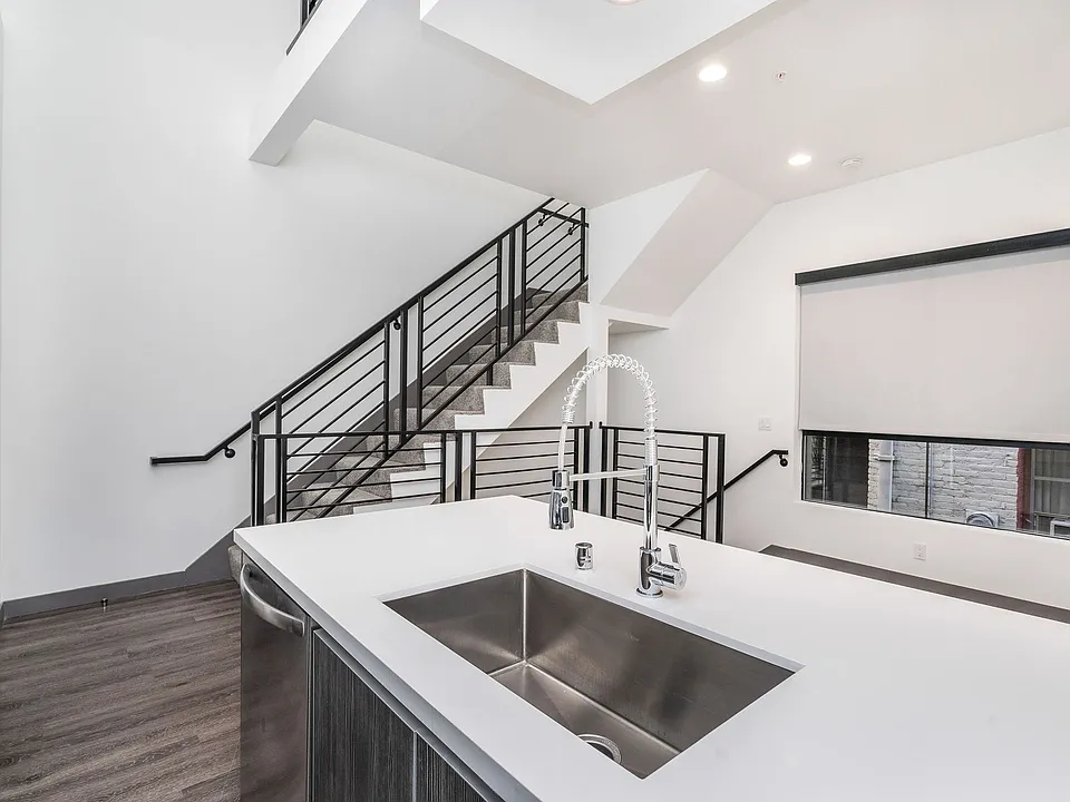 1-bedroom Townhome - Kitchen