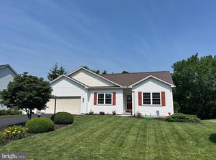 1031 Willow Ridge Dr, York, PA 17404