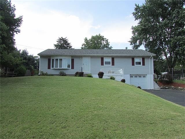 1st image of 23 Cresthaven Dr