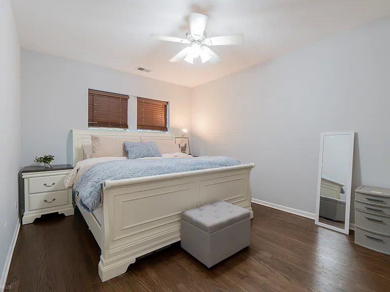 2035 W Fargo Ave #2 — Photo 8