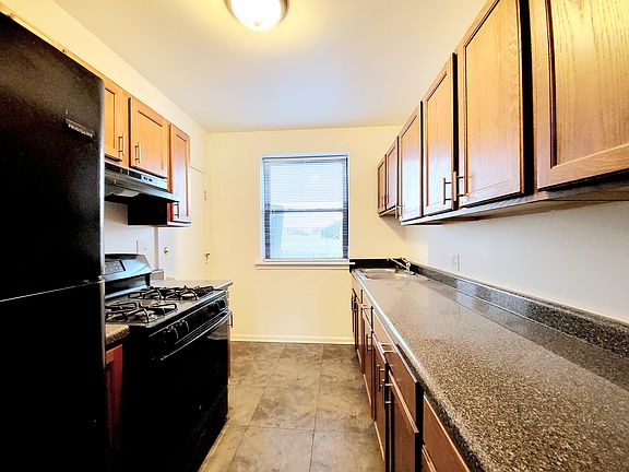 4th image of 3215 W Diversey Ave #Af15-304