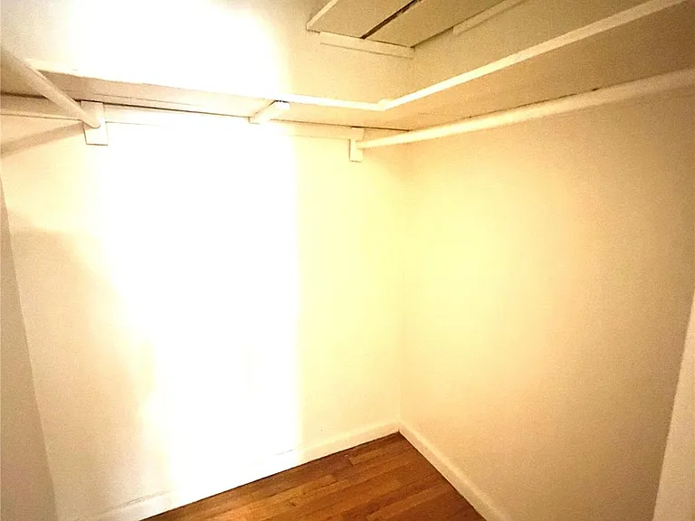 1030 E 57th St #1 — Photo 7