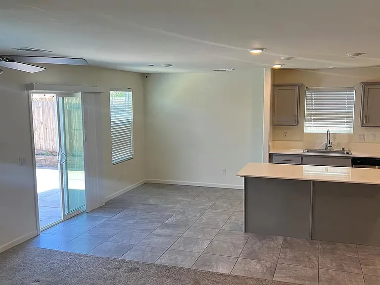 5918 Esmerelda Ave — Photo 7