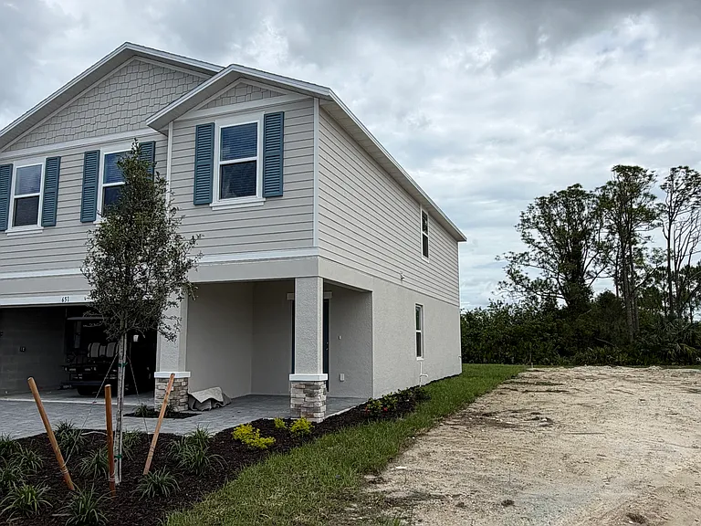 6511 Equinox Ln N — Photo 3