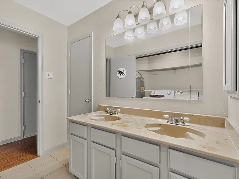 1700 Wheatfield Dr — Photo 30