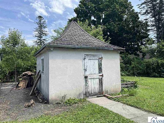 5th image of 205 10th St S
