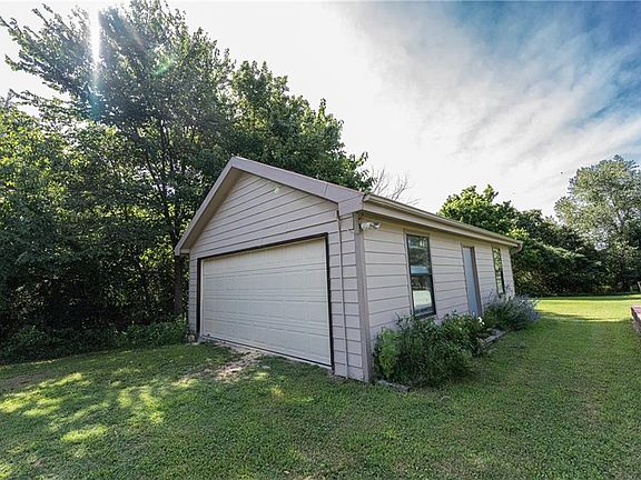 4th image of 16195 Willow Cir