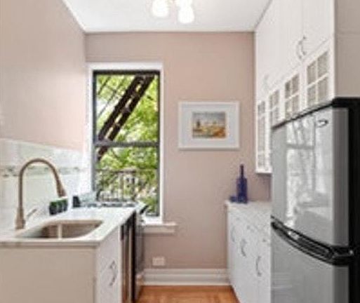 5th image of 870 W 181st St APT 49B