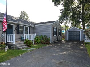 825 Brookside Ave, Keyport, NJ 07735