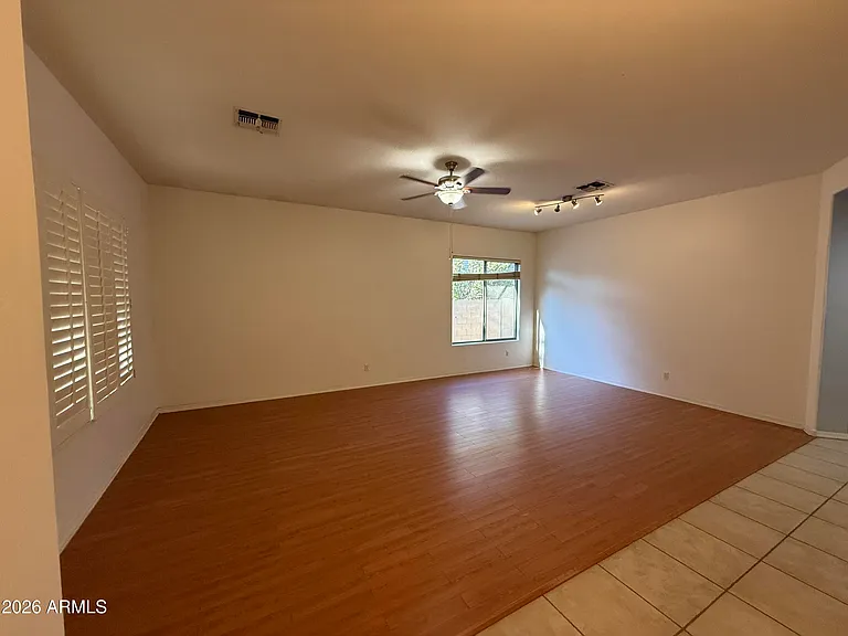 101 S Presidio Dr — Photo 3