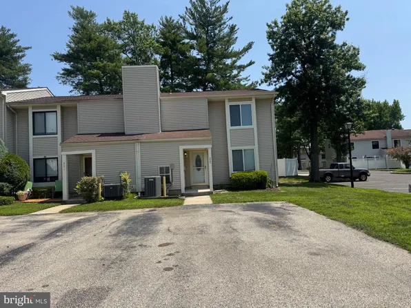 220 Deer Park Ct, Marlton, NJ 08053