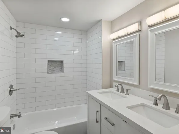2133 E Albert St, Philadelphia, PA 19125
