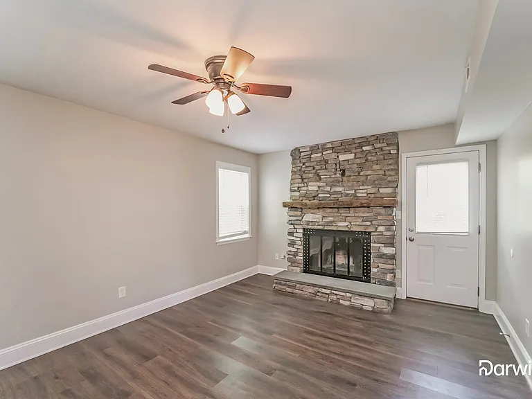 12318 Sherman Dr — Photo 6