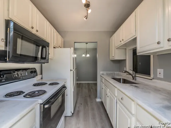 423 E Dewey Pl #4, San Antonio, TX 78212