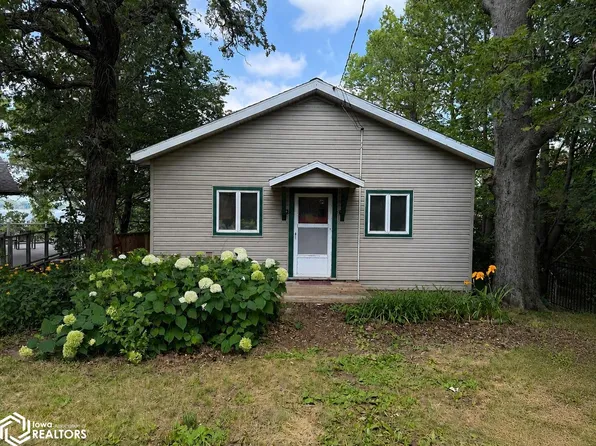 3662 240th St, Clear Lake, IA 50428