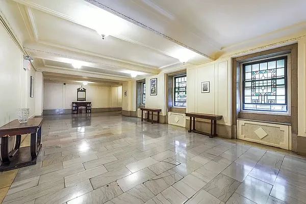 Rented by Bizzarro Agency | media 8