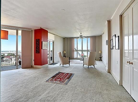 4th image of 170 Walnut St APT 8C