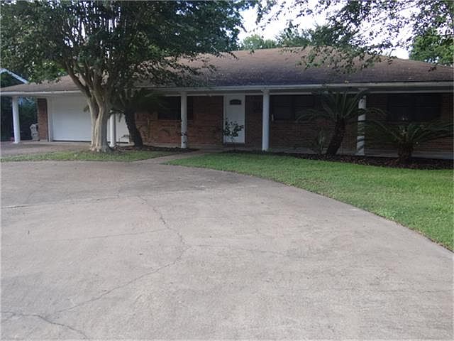 1st image of 327 Hollyvale Dr