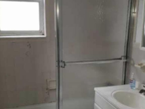 4th image of 2125 E 26th St Floor 2