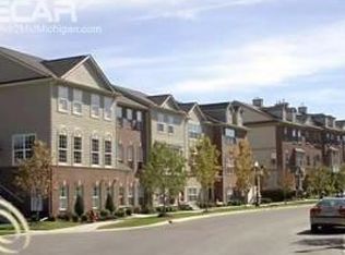 1627 Town Commons Dr, Howell, MI 48855