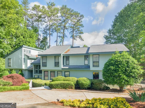 2212 Emerald Dr, Jonesboro, GA 30236