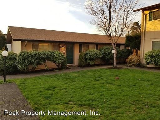 1st image of 3025 SE Maple St #5